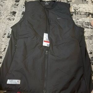 Nike Men’s Black ADV Lightweight Vest Jacket